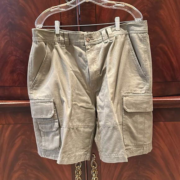 Men’s Cargo shorts size 38 - Picture 1 of 6